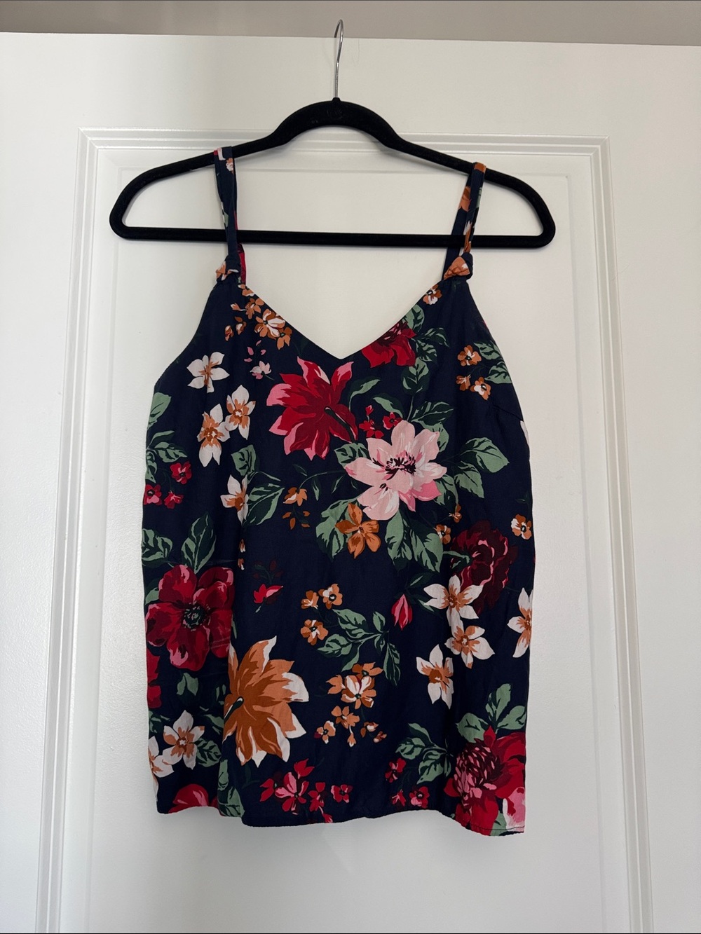 Old Navy Navy Floral V-Neck Spaghetti Strap Cami